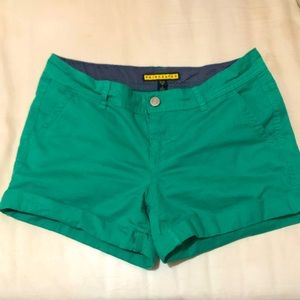 Green Prince & Fox Cuff Hem Trouser Shorts Size 8